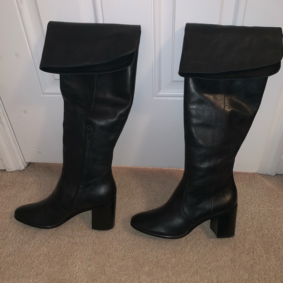 NEW, NEVER BEEN WORN FRYE BLACK BOOTS - Picture 4 of 8